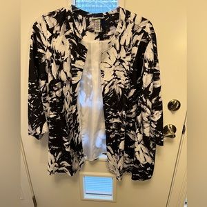 Open front Blazer. Black and white abstract floral